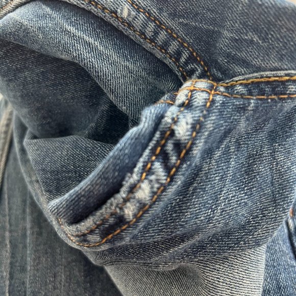 Levi Strauss Co . Medium/Light Wash Style Number 502 - Picture 5 of 7